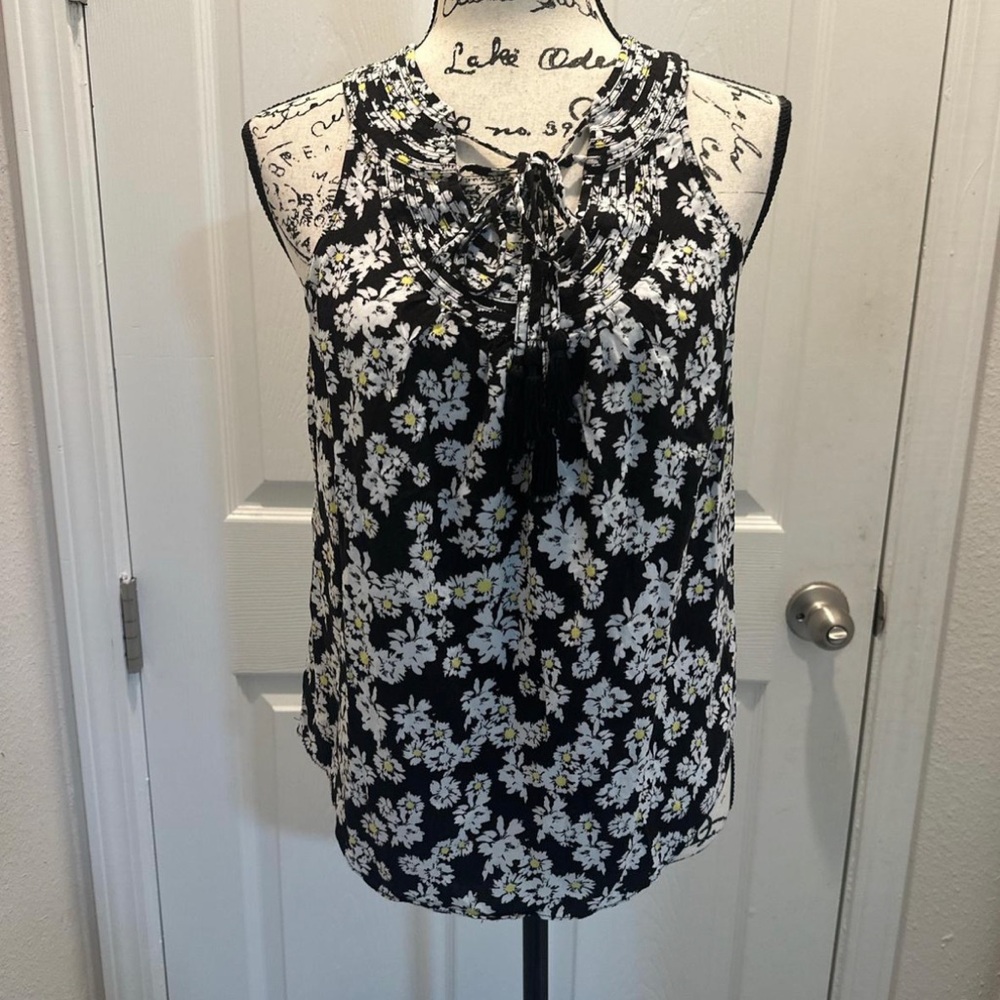 Elle Sleeveless Black Floral Tie-Neck Top